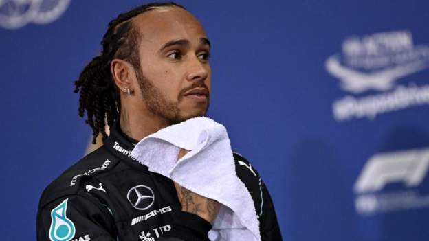  Lewis Hamilton to change name to incorporate mother’s surname