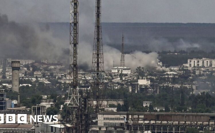  Ukraine war: Chemical plant hit as fighting rages in Severodonetsk