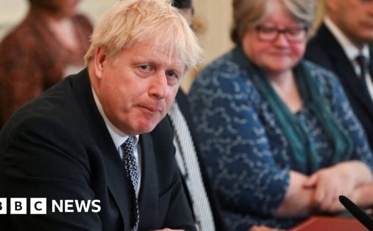  Boris Johnson fights for political survival as Cabinet ministers quit