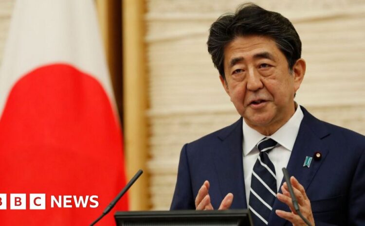  Shinzo Abe: Japan ex-PM injured after reported gunshot attack