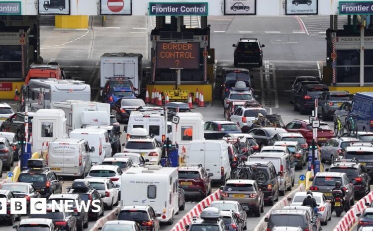  Port of Dover gridlock could worsen over weekend