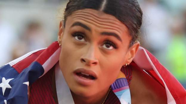  Sydney McLaughlin shatters 400m hurdles record to win gold