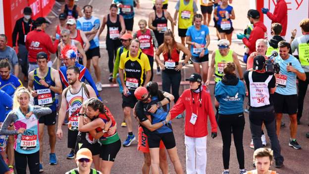  London Marathon 2022: Everything you need to know – who is taking part and what time does it start?