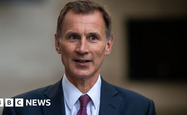  Jeremy Hunt to join Liz Truss at Chequers for talks on economic plans