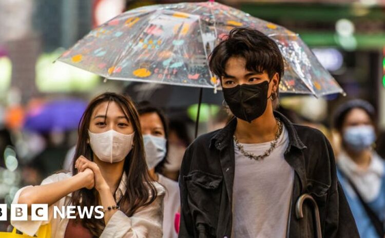  Hong Kong shares hit lowest level since 2009