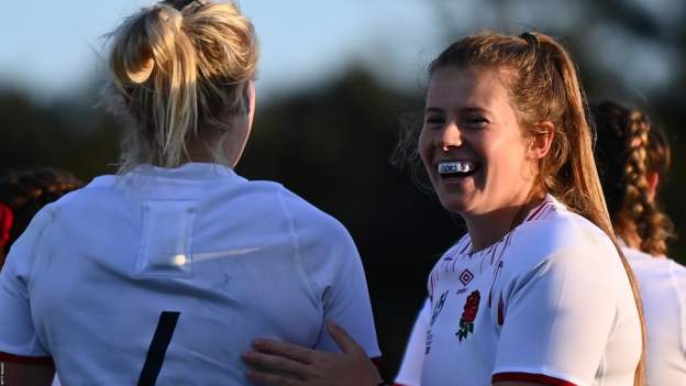  England 75-0 South Africa: Red Roses thrash Boks en route to World Cup last eight