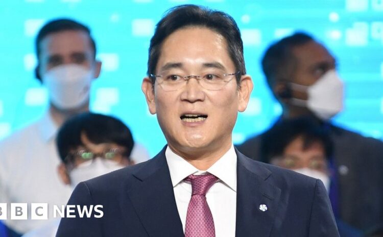  Lee Jae-yong: Samsung appoints convicted heir to top job