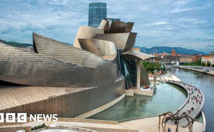  Bilbao's Guggenheim Museum celebrates its 25th anniversary