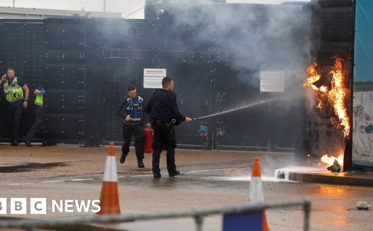  Dover migrant centre attack driven by right-wing ideology – police