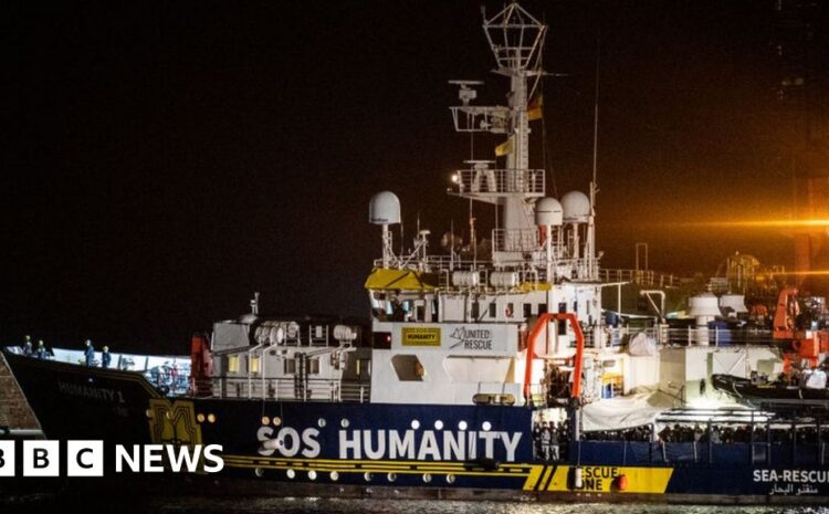  Italy stops adult male migrants from disembarking