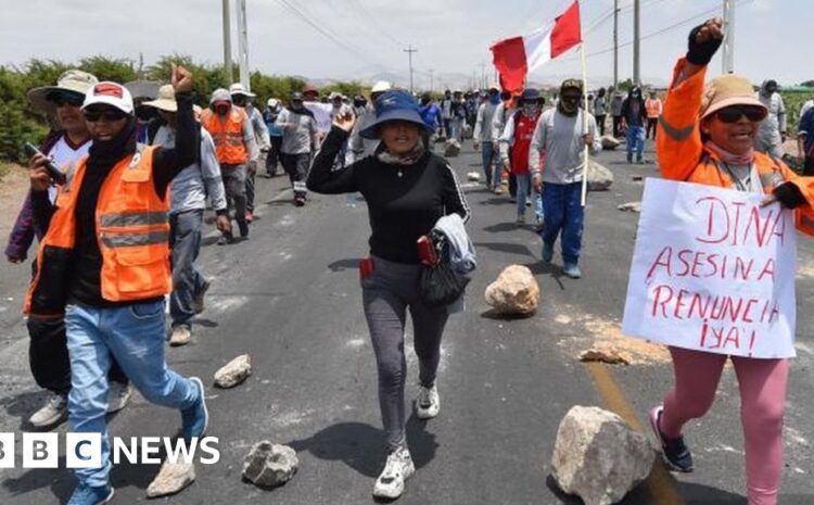  Peru protests: Ministers quit as death toll mounts