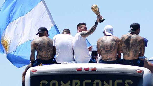  World Cup 2022: Argentina celebrate in Buenos Aires bus parade amid jubilant scenes