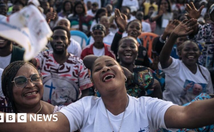  Pope Francis in DR Congo: A million gather for Kinshasa Mass