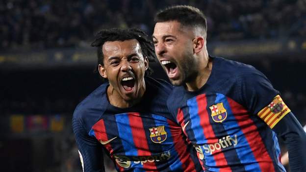  Barcelona 2-0 Sevilla: Xavi’s side eight points clear at top of La Liga