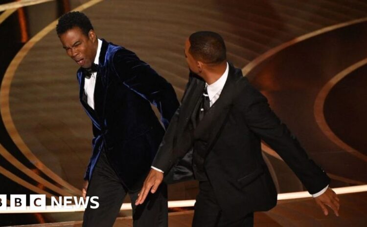  Chris Rock talks about Will Smith's Oscars slap in a live Netflix show