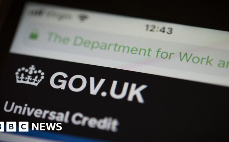  Universal Credit: Warnings over AI use to risk-score benefit claims