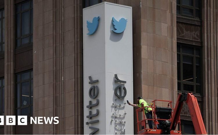  Twitter: Sign change paused as police arrive at San Francisco HQ