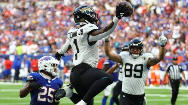  NFL London: Jacksonville Jaguars hold on for thrilling 25-20 win over Buffalo Bills at Tottenham