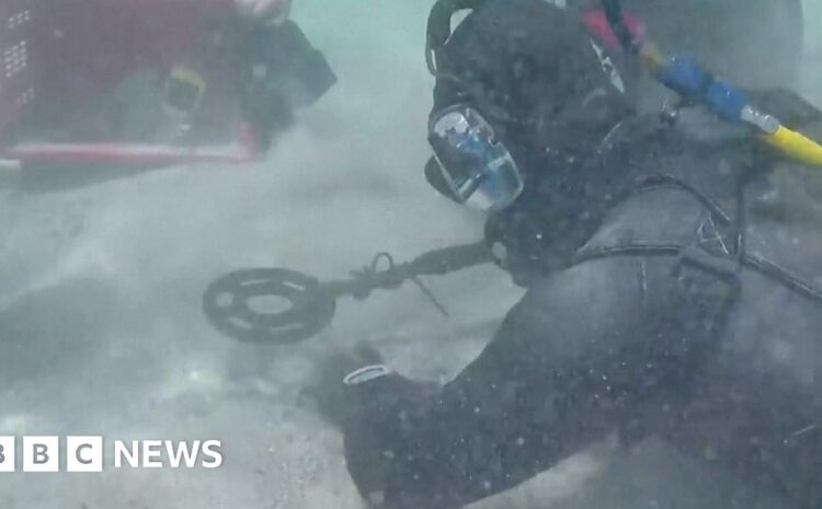  Watch divers recover trove of ancient Roman coins