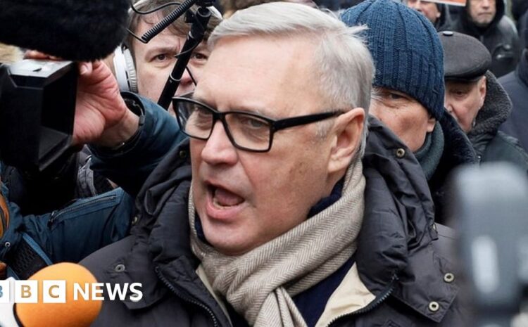  Mikhail Kasyanov: Russia labels ex-PM and Putin critic ‘foreign agent’