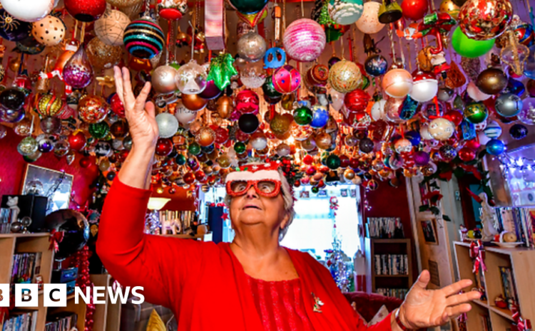  Nanna Baubles: World record-holder's Christmas decorations passed to family