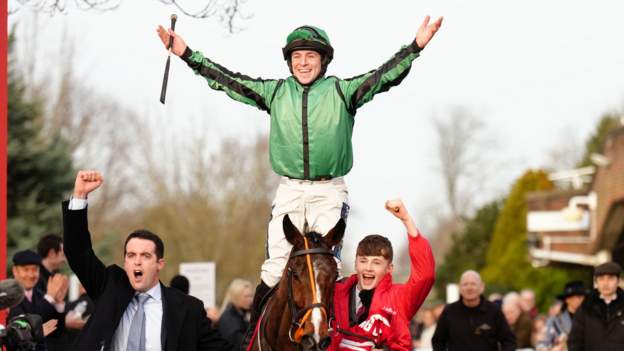  King George VI Chase: Hewick comes through late to claim dramatic victory