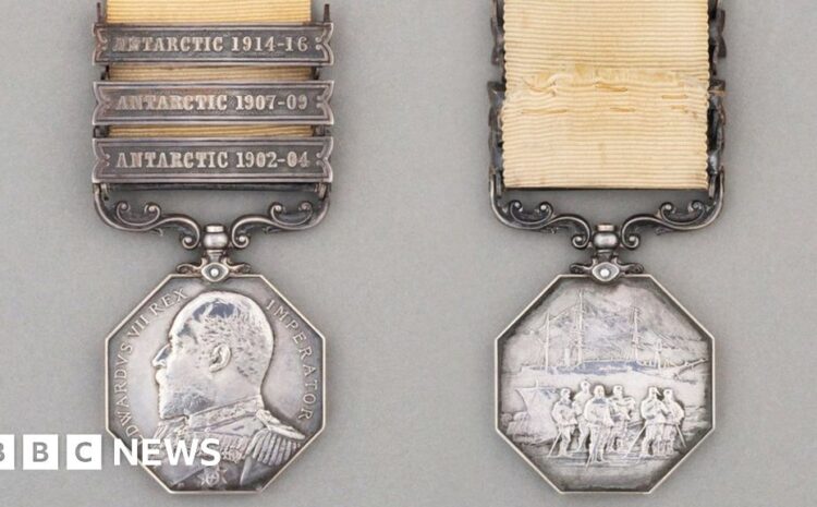  Sir Ernest Shackleton: UK buyer wanted for last of explorer's medals